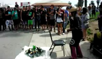 (191) Glass guy @ Venice Beach