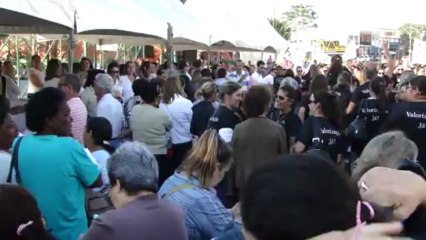 Corte do bolo de aniversário de Itajaí [2013]