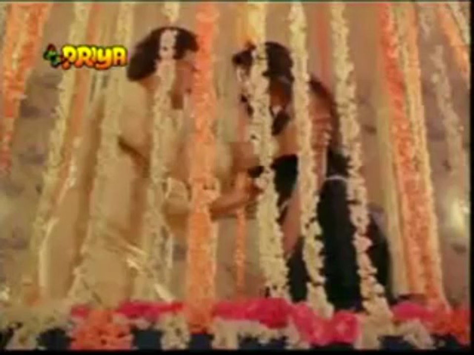 Ithlaye Kamar Band Kamre Mein - Dosti Dushmani (1986) Full Song HD