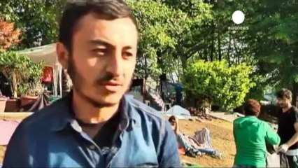 Gezi Parkı protestocuları eylemlerini sürdürme...