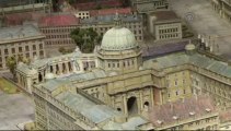 Tarihe saygı Berlin'de eski parlamento binasını yıktırdı