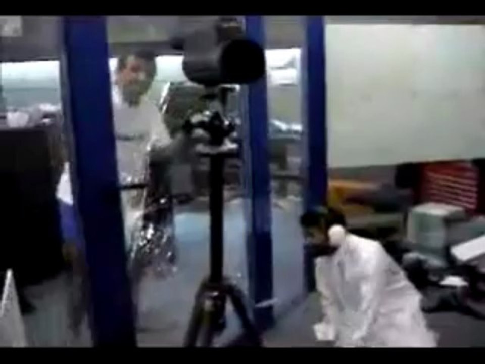 Why arabs throw stones