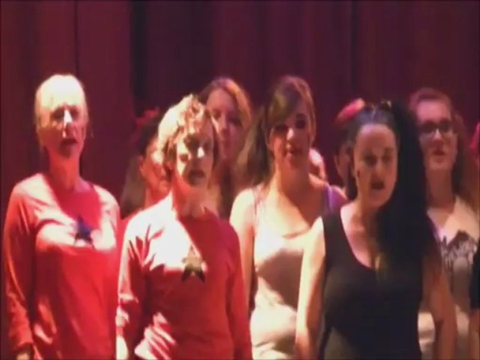 LES POLY'SON CHANTE STARMANIA