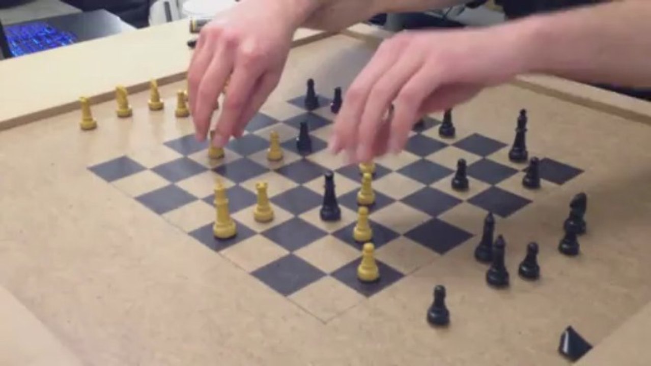 Wireless arduino powered chess