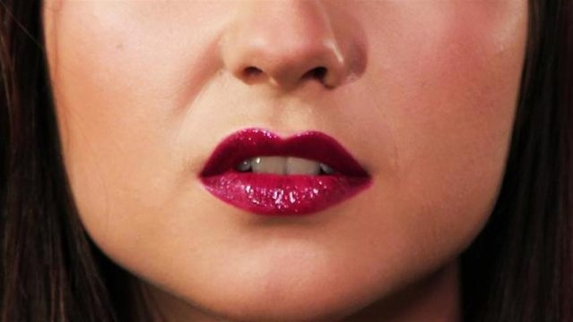 How to Get Full Red Lips