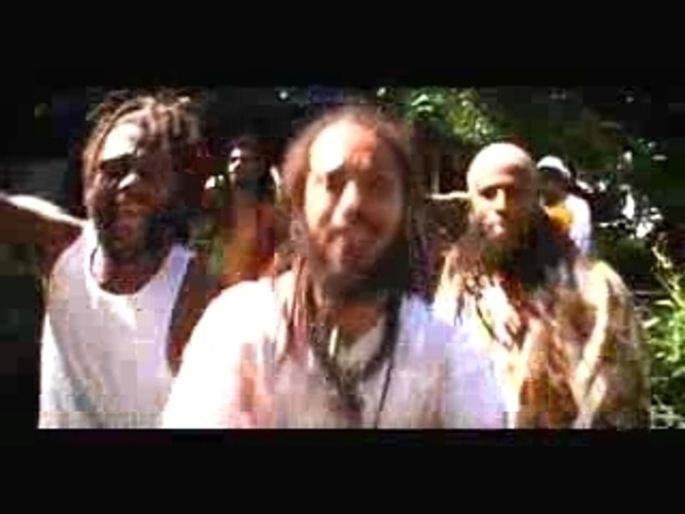 Féfé Typical & Tiwony Feat Straika-D