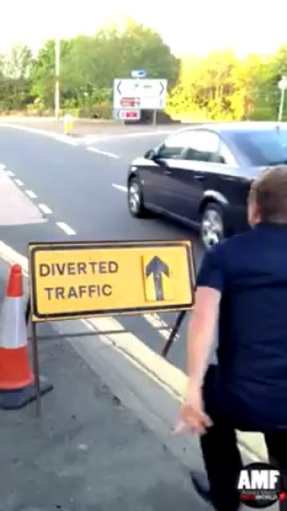 jump over sign , fail