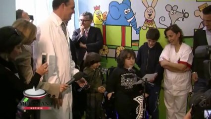 Totti e Ilary inaugurano il nuovo reparto di Neuropsichiatria del Gemelli