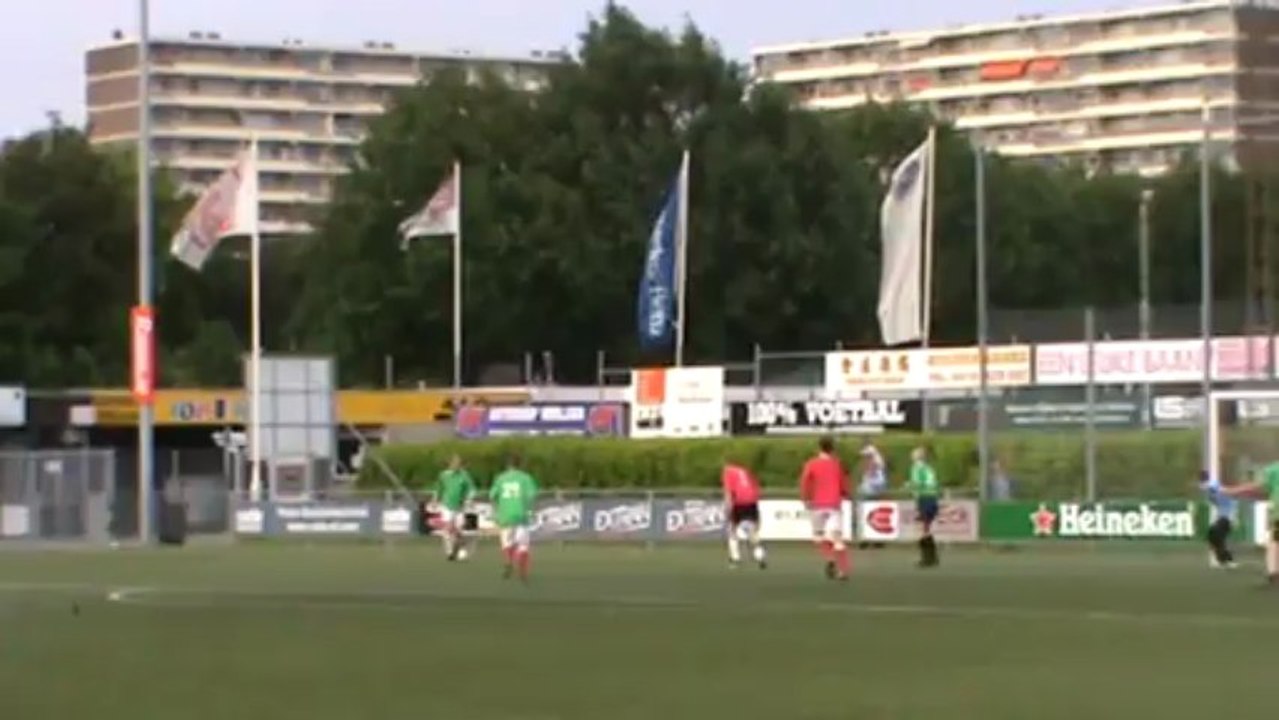 Dovo 35+ tegen Dovo B-6 de voortgang tweede helft aanval over en weer