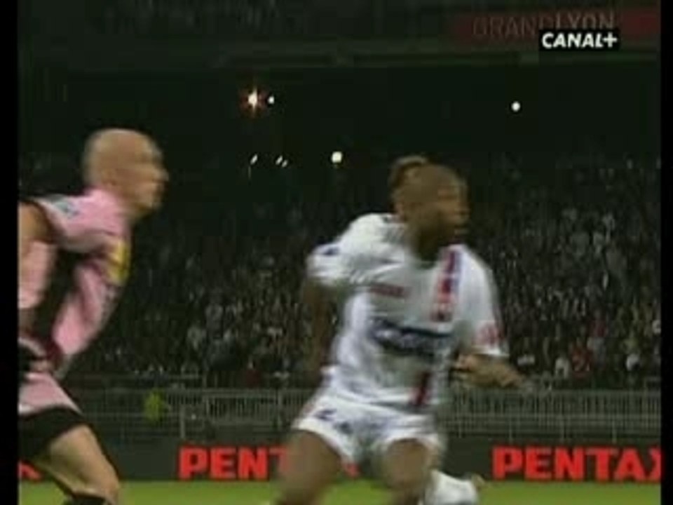 Lyon - Nancy John Carew