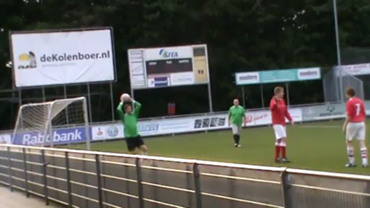Dovo 35+ tegen Dovo B-6 Doelpunt nummer vijf!!!!!