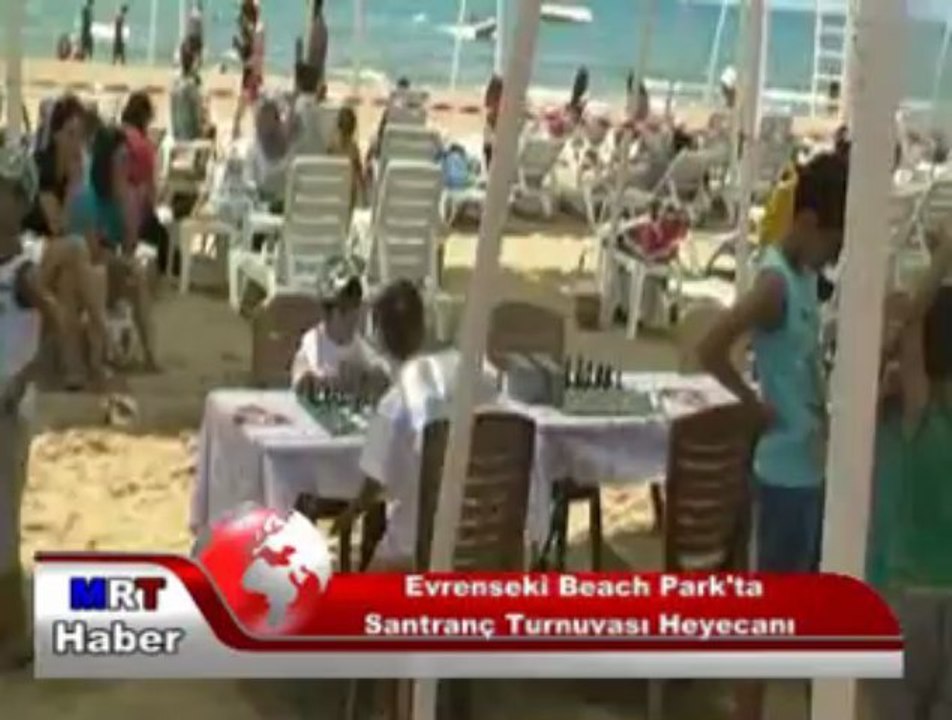 EVRENSEKİ BEACH PARKTA SANTRANÇ HEYECANI