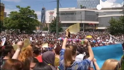 Bosnians mourn baby victim of political wrangling