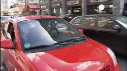 Ciclisti nudi nel traffico di Bruxelles