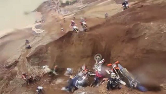 Red Bull Hare Scramble 2013 : 30 crashs