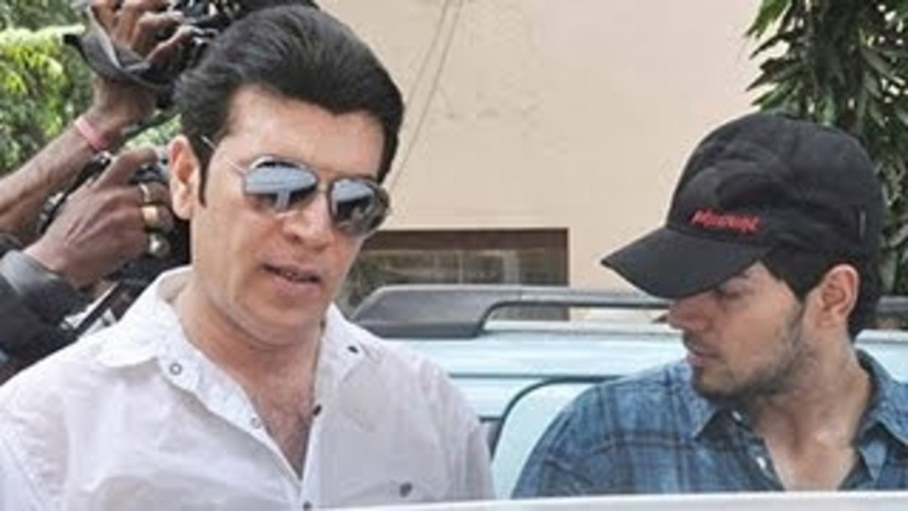 Aditya Pancholi Wants Son Sooraj To Stay In Jail | Jiah Khan Suicide Case