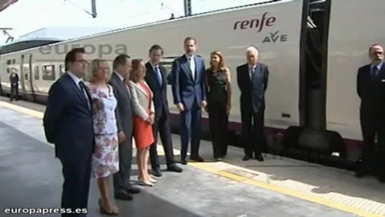 El Príncipe y Rajoy inauguran el AVE a Alicante