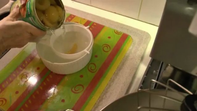 LES RECETTES DE MICHOU W-D.D. - LE GATEAU A LA POUDRE D'AMANDES ET AUX ABRICOTS - 1-2 JUIN 2013.