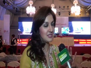 Ayesha Sana talking with Shakeel Anjum on Jeevey Pakistan News