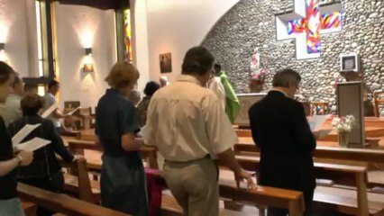 LES W-D.D. MICHOU NEWS - 16 JUIN 2013 - PAU - CE DIMANCHE A 11 HEURES LA MESSE ETAIT CELEBREE EN ANGLAIS  A  L'EGLISE STE THERESE .