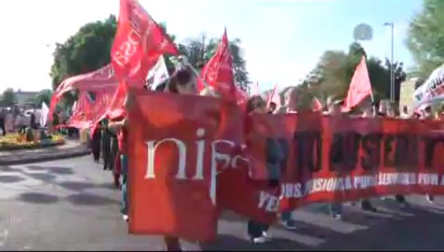 Kuzey İrlanda'da G8 protestosu