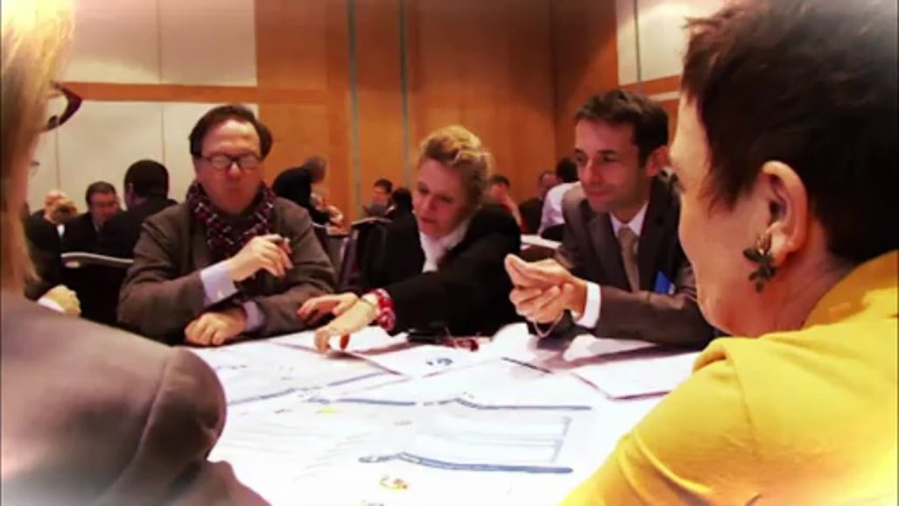 + de 150 000 postiers associés à la stratégie du Groupe La Poste.