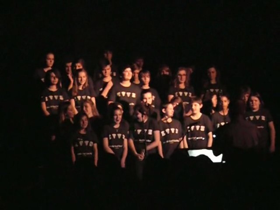 Académie de Dijon - Oliver Twist - Ciné concert par l'ensemble vocal du collège Victor Hugo de Nevers.