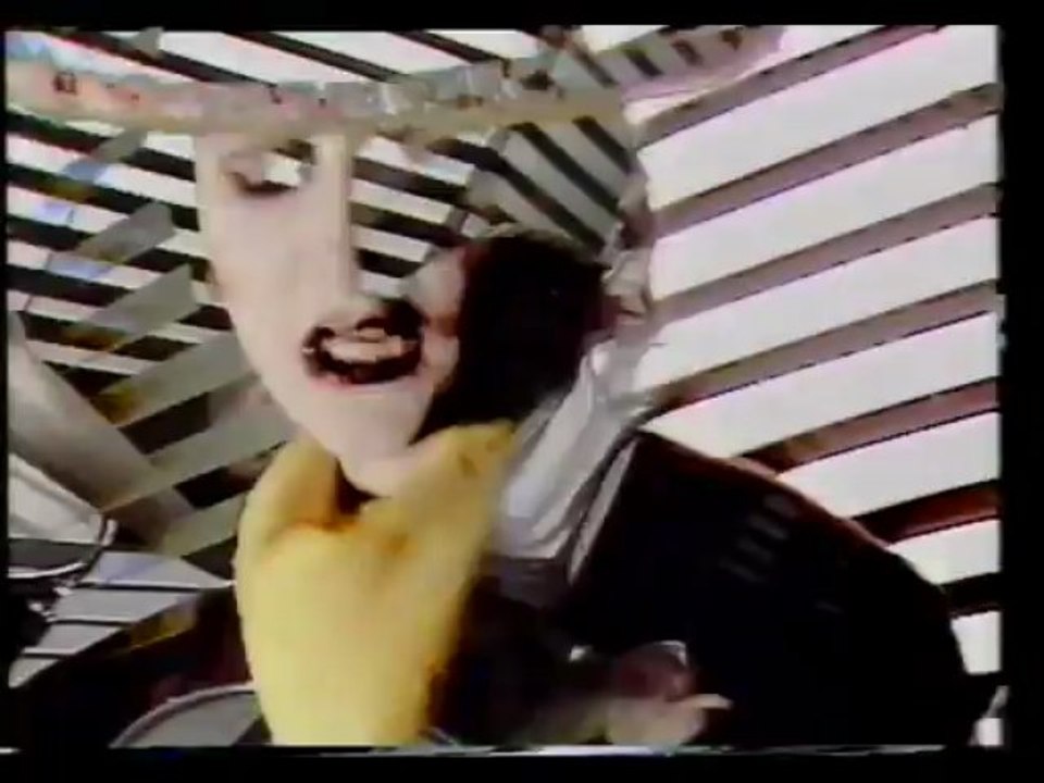 SIOUXIE AND THE BANSHEES  1981