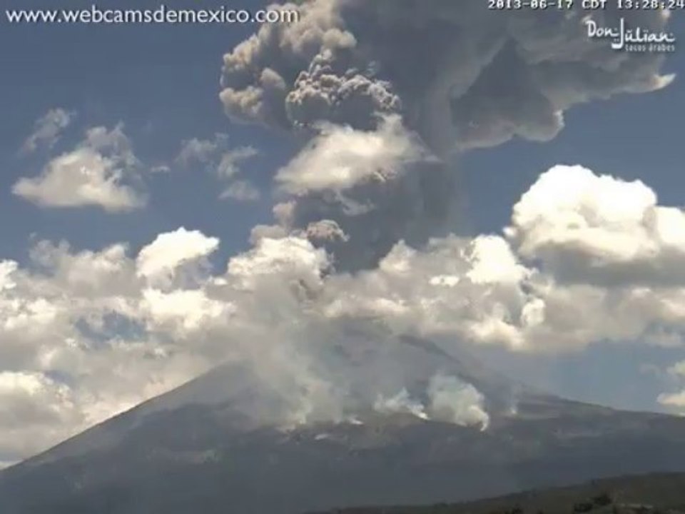 Volcan Popocatépetl Explosion 17.06.2013