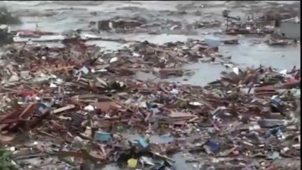 20110311 新地町に押し寄せる津波 【視聴者提供映像】