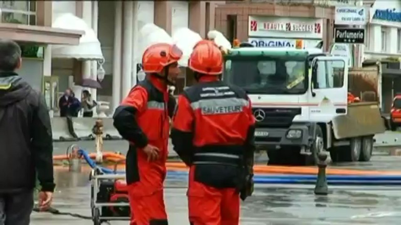 Les sanctuaires de la Vierge à Lourdes sont sous les eaux