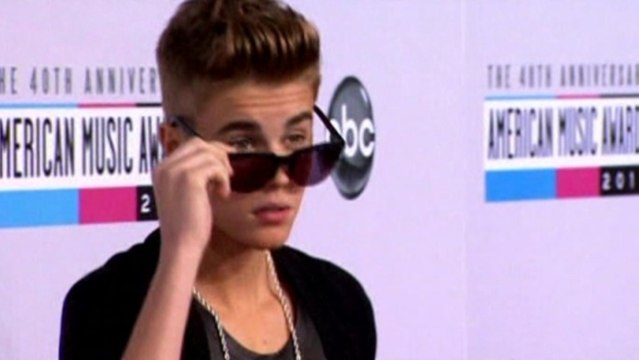 Bieber under investigation, Pitt takes over Times Square