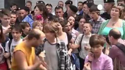 Russia votes to ban adoption for foreign gay couples