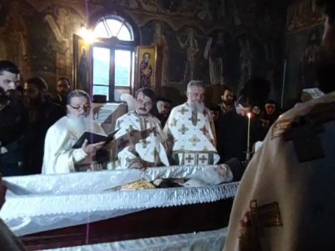 Parastas la capatiul Parintelui Justin - Sfantul lui Dumnezeu de la Petru Voda