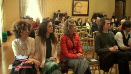 Tải video: La guida 'NegOziando a Roma' premia i negozi più particolari della Capitale