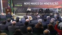 Dilma Rousseff tiende la mano a los 