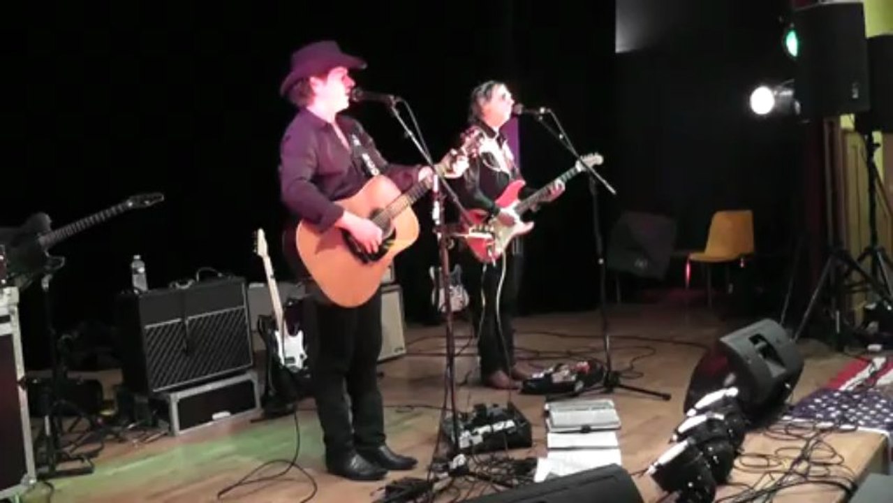 00004    Ian Scott  à Mouzon