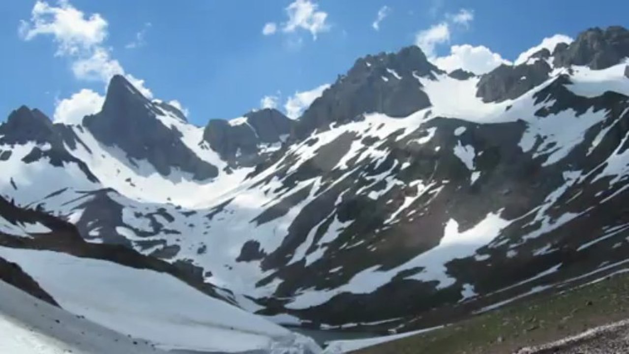 MONTéE VERS LE LAC DE LHURS (64)