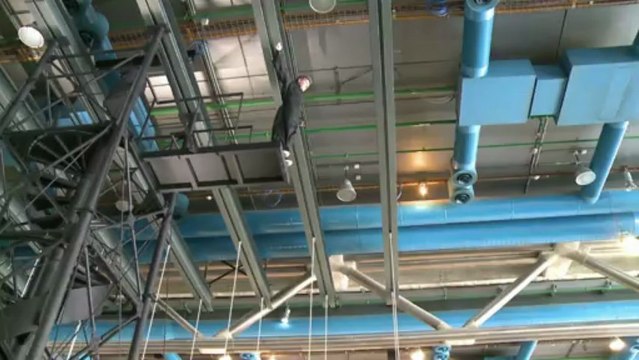 L'artiste Loris Gréaud investit le Centre Pompidou et le Louvre