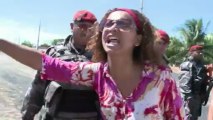 Confronto entre manifestantes e policiais em Fortaleza