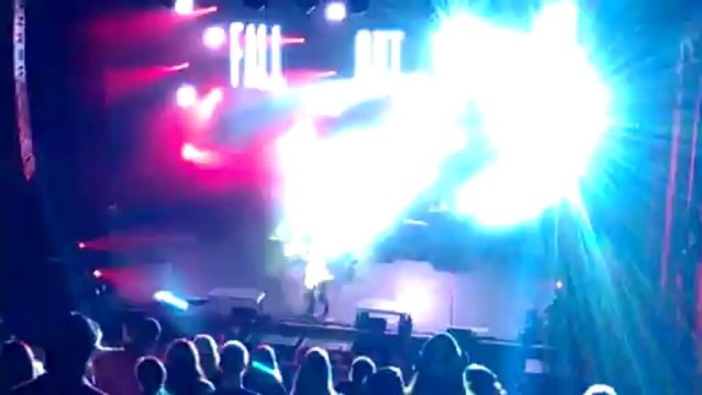 Fall Out Boy - Hum Hallelujah [6/16 Fox Theater]