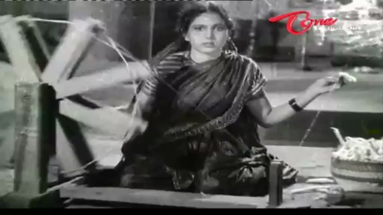 Mugguru Maratilu Songs - Vadakuma Ratnamu - Raja Kumari - Kamala Devi