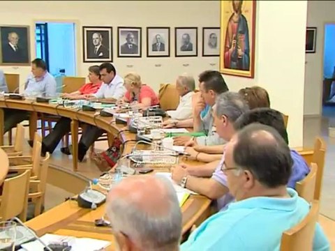 Να έρθει ο υπουργός να μας βγάλει από το σχολείο. Όχι στο λουκέτο από το δημοτικό συμβούλιο