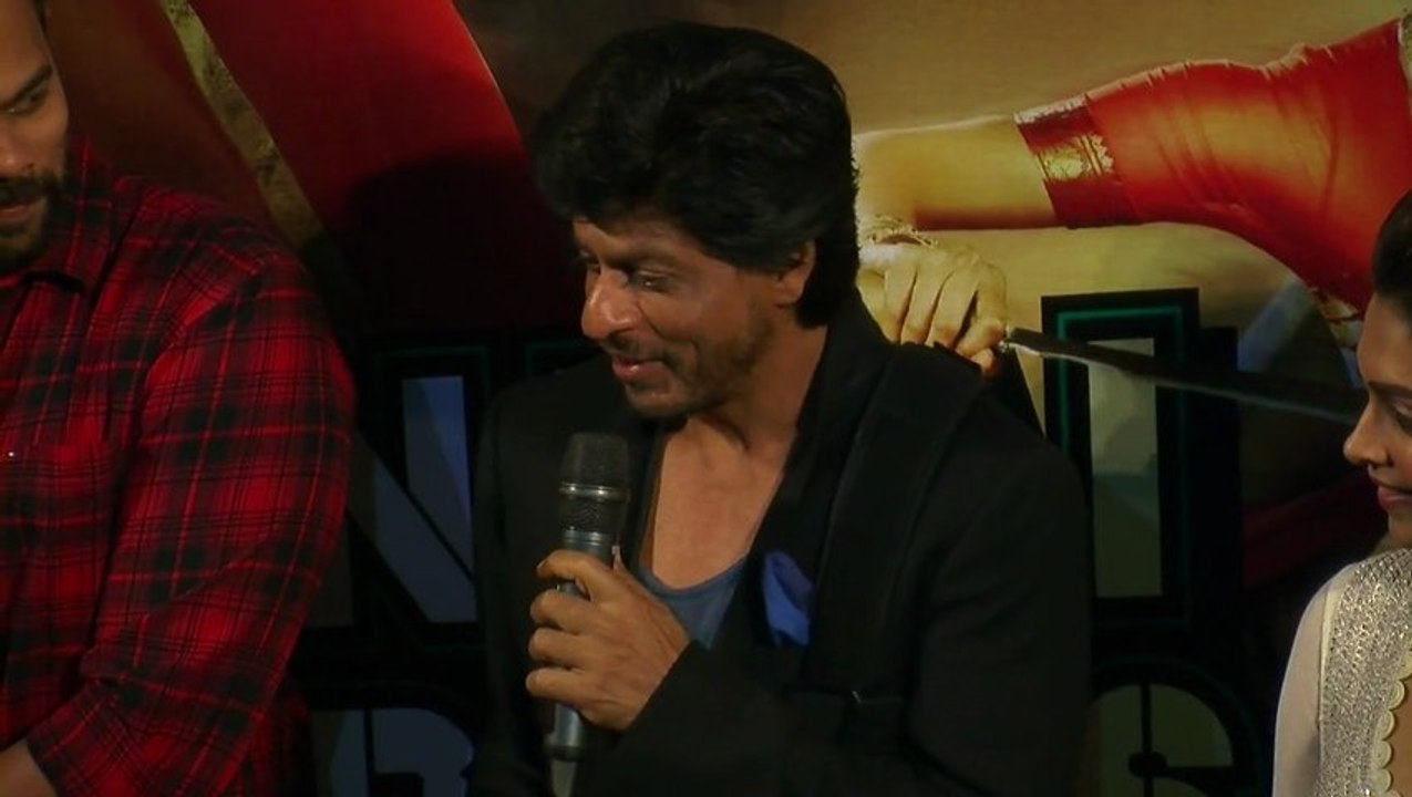 Shahrukh Was Insulted In Train – Funny Video