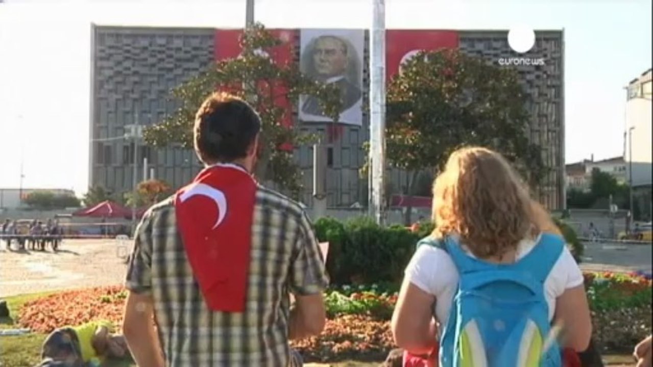 Standing still to move forward, protests in Turkey continue
