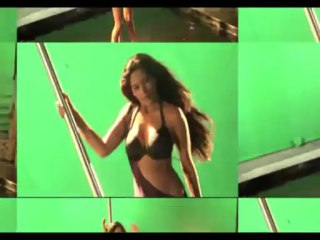 Poonam Pandey hot pole dance