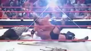 Stone Cold Steve Austin vs Triple H - 3 stages of hell No Way Out 2001