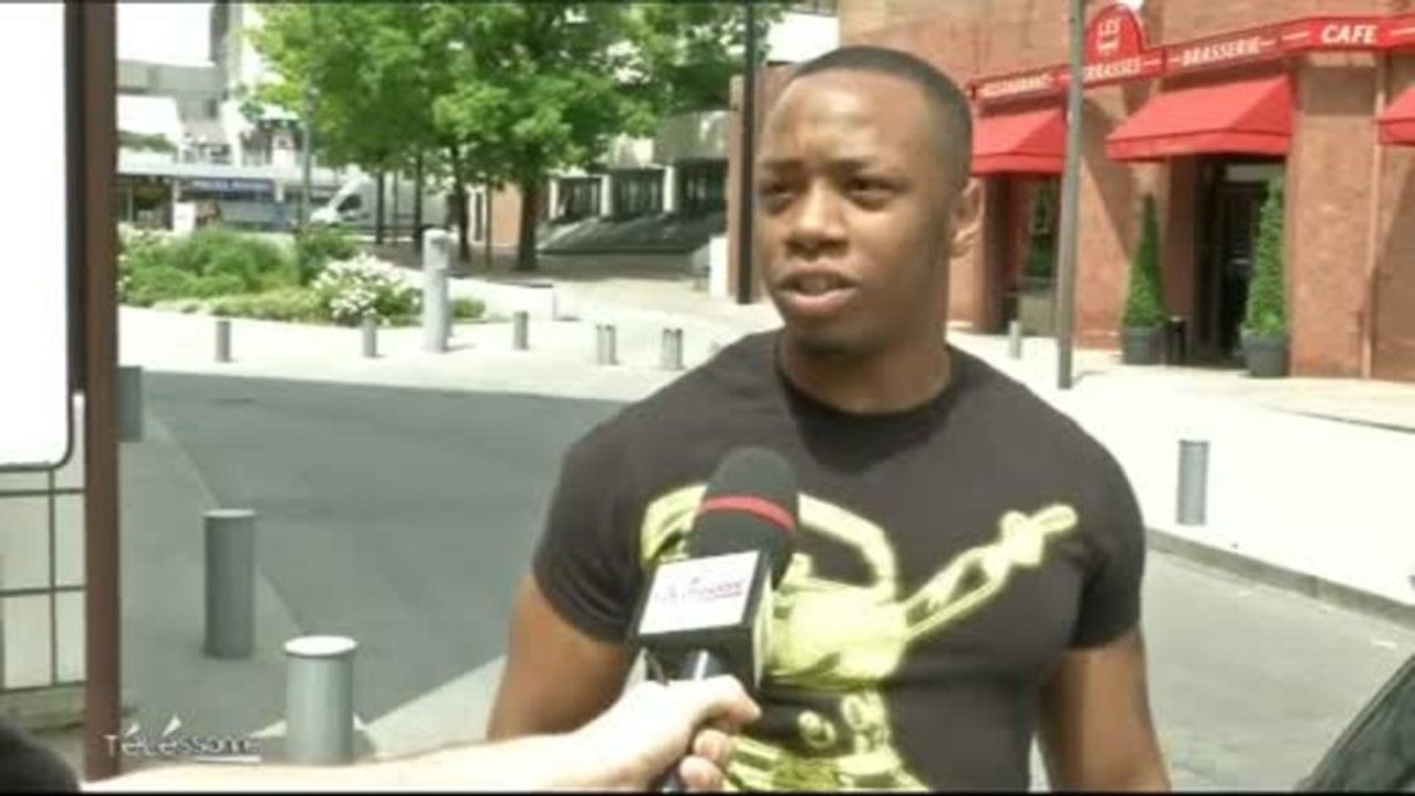 Micro-trottoir : Pour ou contre les fessées ? (Essonne)