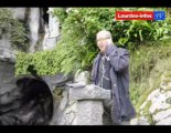 Lourdes : Sanctuaire N-D de Lourdes, après la crue le nettoyage de la Grotte