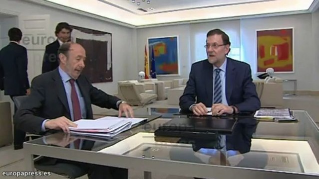 Rajoy y Rubalcaba escenifican el pacto